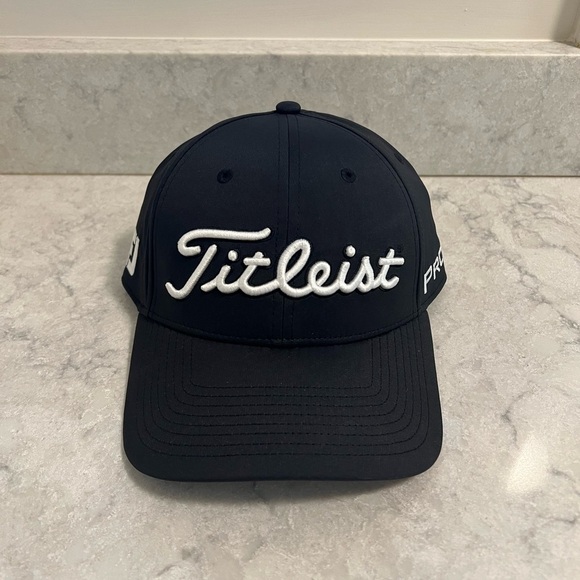 Titleist Adult Tour Performance Golf Hat, Black - Picture 3 of 6